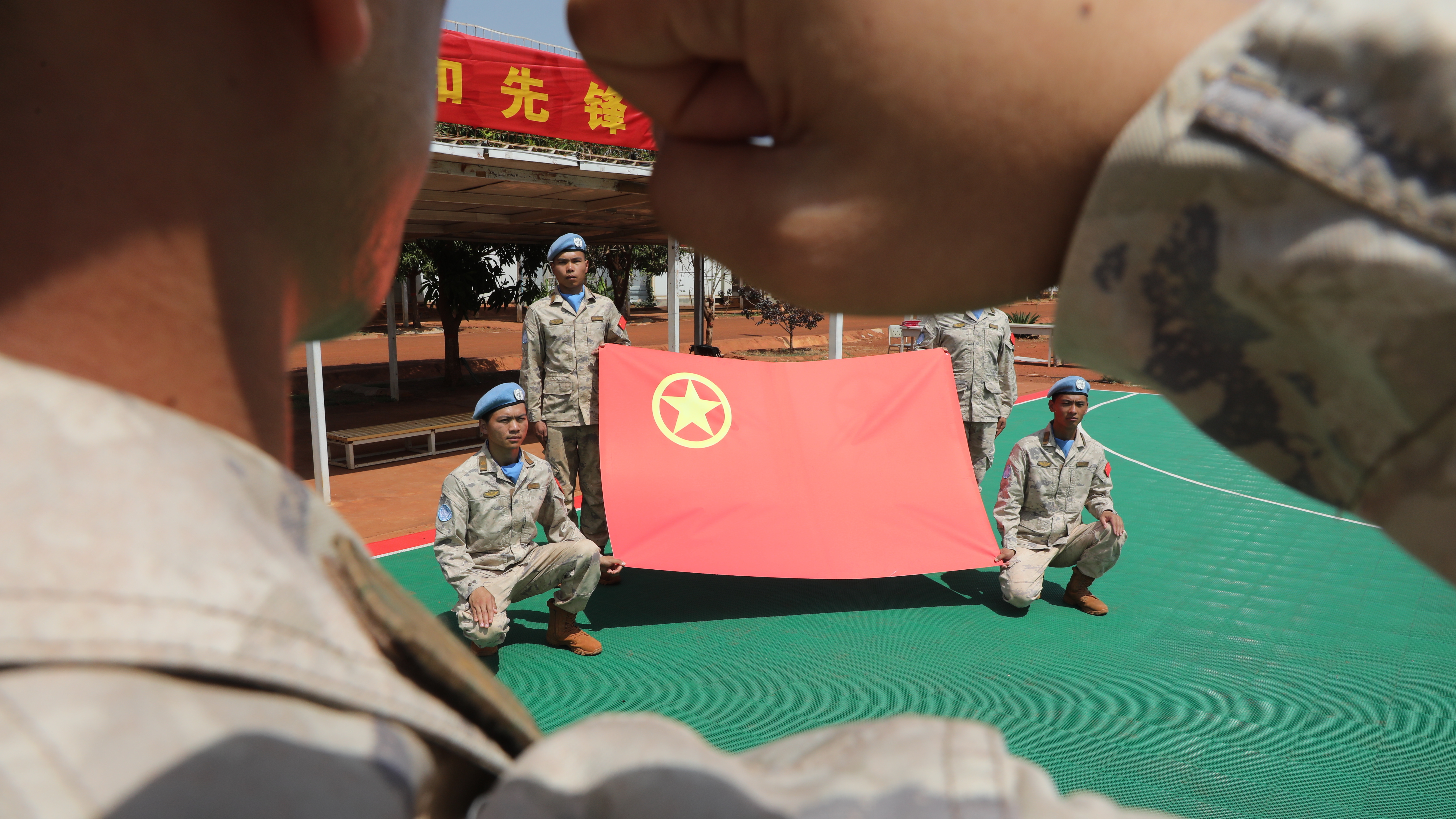 我维和工兵开展“传承五四精神·争当维和先锋”主题活动 我维和工兵开展“传承五四精神·争当维和先锋”主题活动