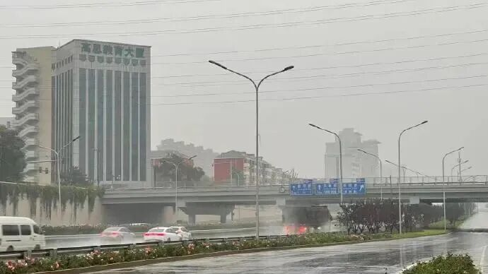 提醒,北京大部已明显降雨,预计晚高峰仍有雨水相伴! 提醒,北京大部已明显降雨,预计晚高峰仍有雨水相伴!