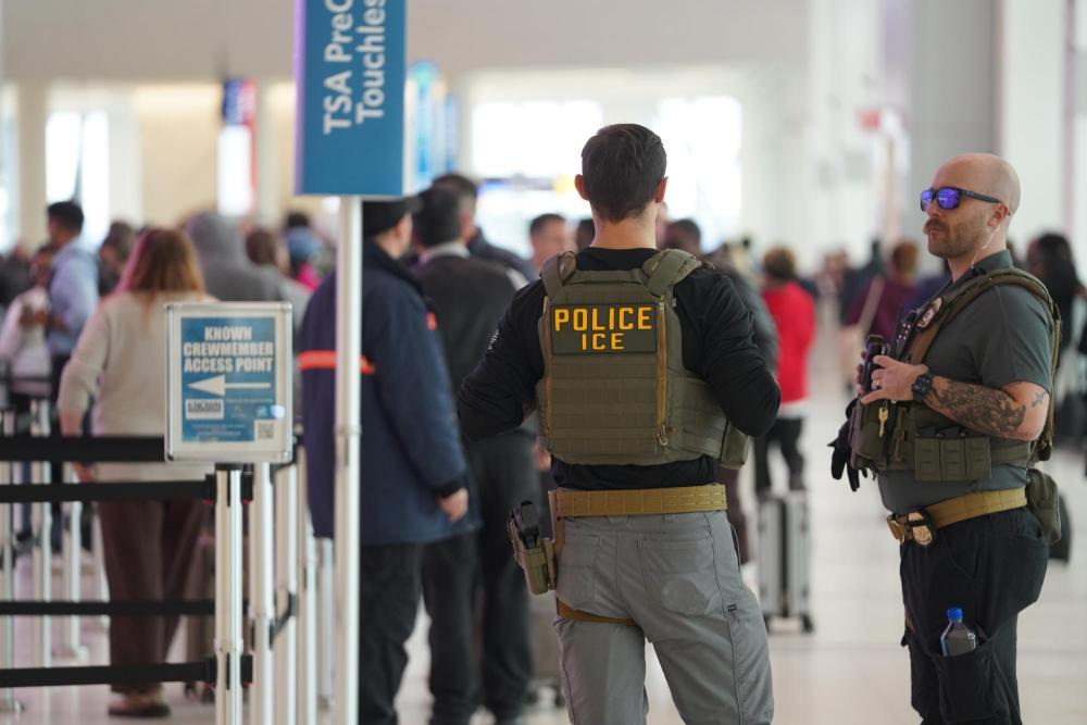 移民家庭“刚放两天又被抓” 美执法机构再惹争议