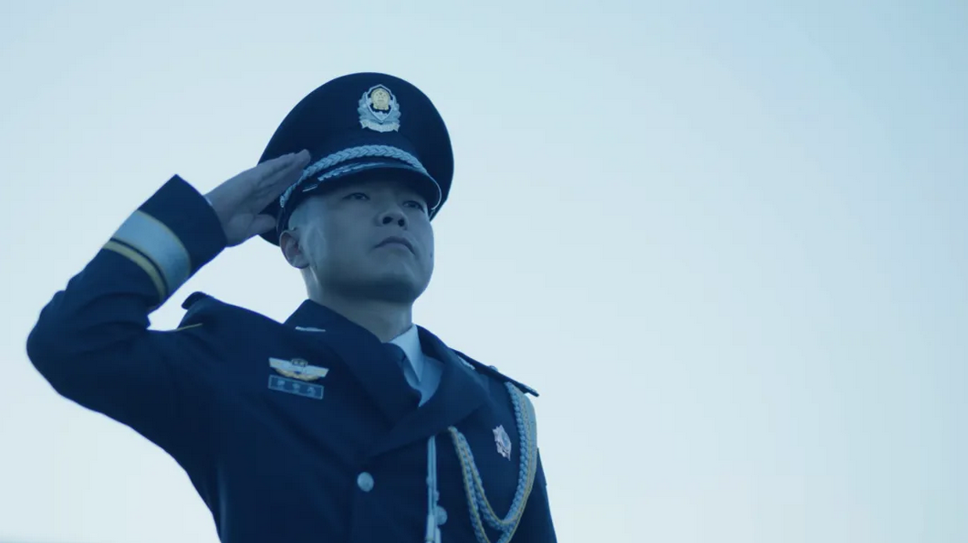 排爆特警：穿最重的装备，干最精细的活儿！
