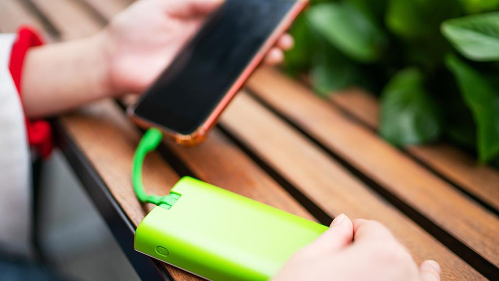 电动自行车搭载共享充电宝 这样的“打野”玩法合规吗 电动自行车搭载共享充电宝 这样的“打野”玩法合规吗