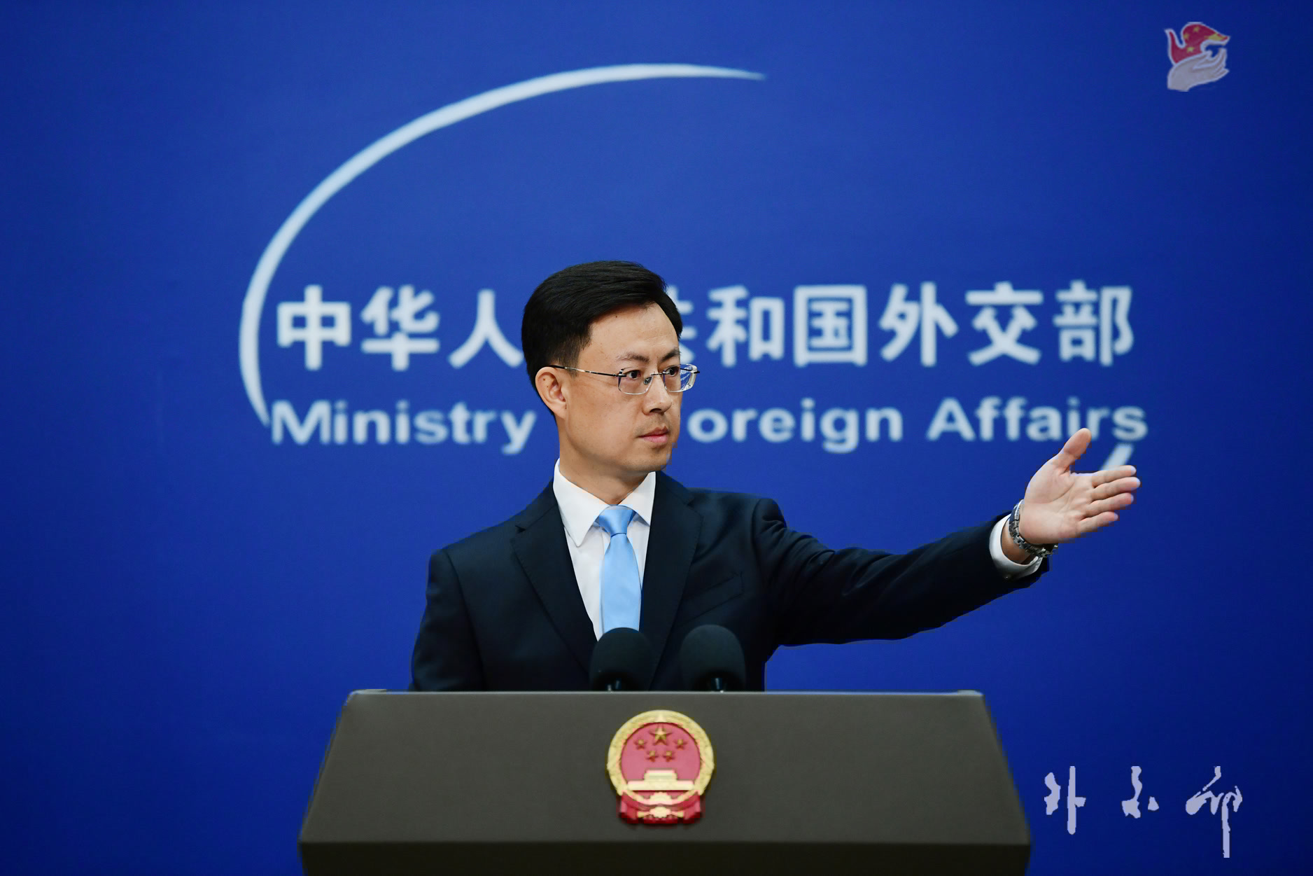 外交部回应特朗普执政一年来的中美关系：中美合则两利、斗则俱伤