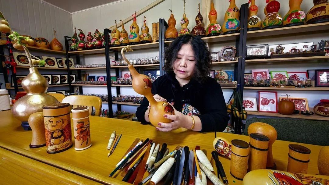 非遗传承在顺义|指尖上的匠心传承——押花葫芦 非遗传承在顺义|指尖上的匠心传承——押花葫芦