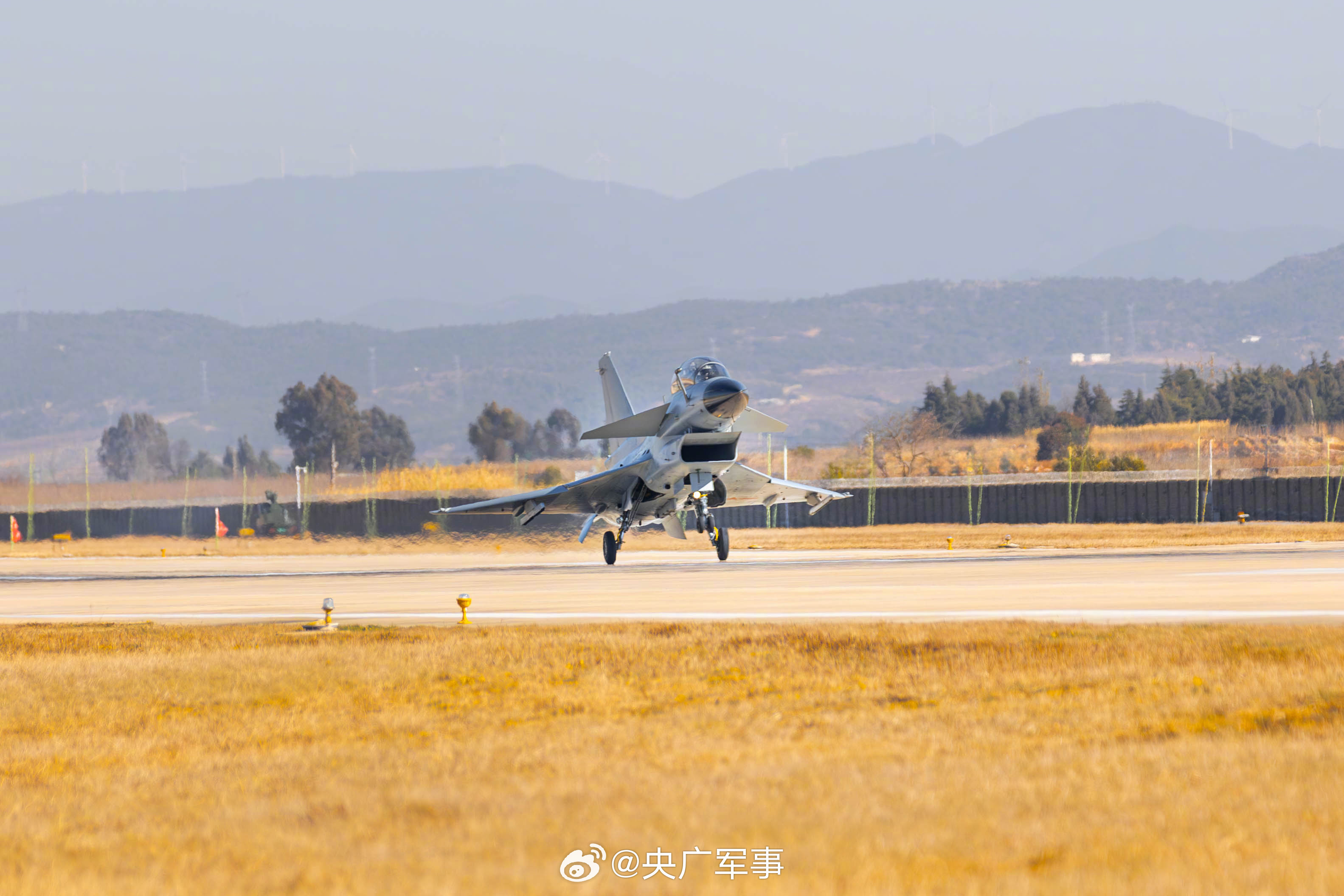 收藏!看不够的空军战机大片上新了 收藏!看不够的空军战机大片上新了