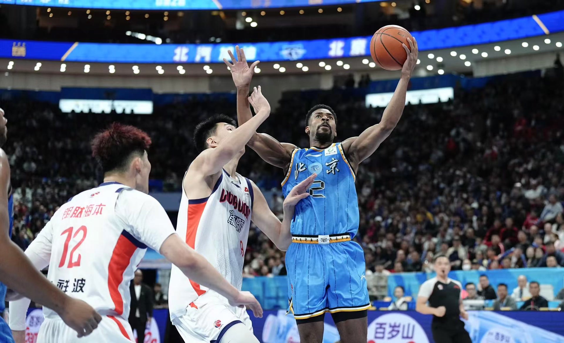 多人伤停休赛 三人五犯离场 全员拼搏 北汽队拼下胜利 多人伤停休赛 三人五犯离场 全员拼搏 北汽队拼下胜利