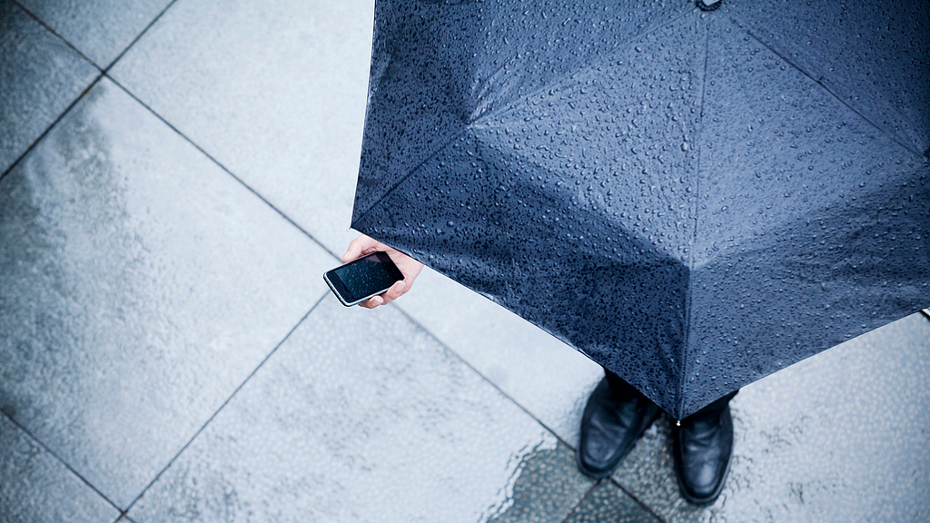科普 | 雷雨天用手机打电话会引雷? 科普 | 雷雨天用手机打电话会引雷?