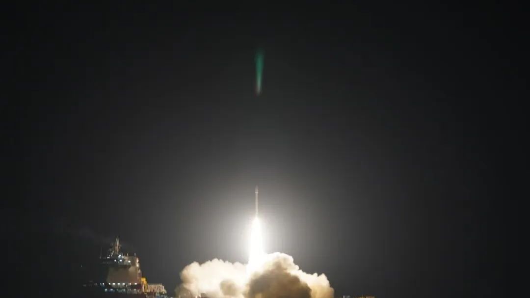 首次!“北京礼物”上天!龙腾腾开启星际之旅—— 首次!“北京礼物”上天!龙腾腾开启星际之旅——