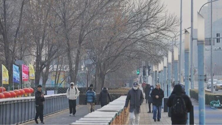目前,北京寒潮大风蓝色双预警生效中,何时才能“暖”起来? 目前,北京寒潮大风蓝色双预警生效中,何时才能“暖”起来?