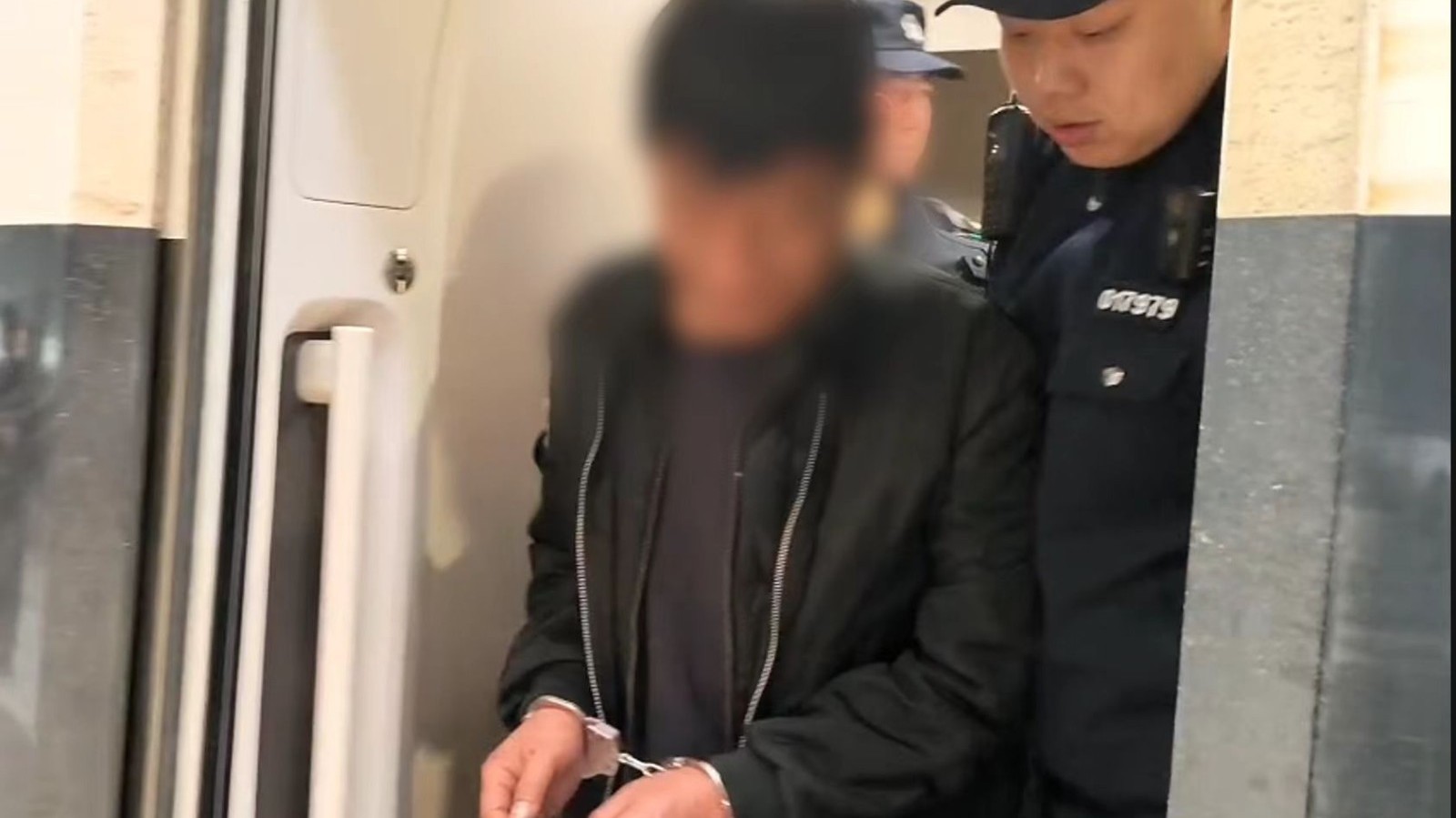 北京铁警在“三打三防”专项行动中破获案件35起 北京铁警在“三打三防”专项行动中破获案件35起
