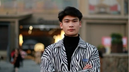 高校辅导员连闯2个红灯，交警：免罚！