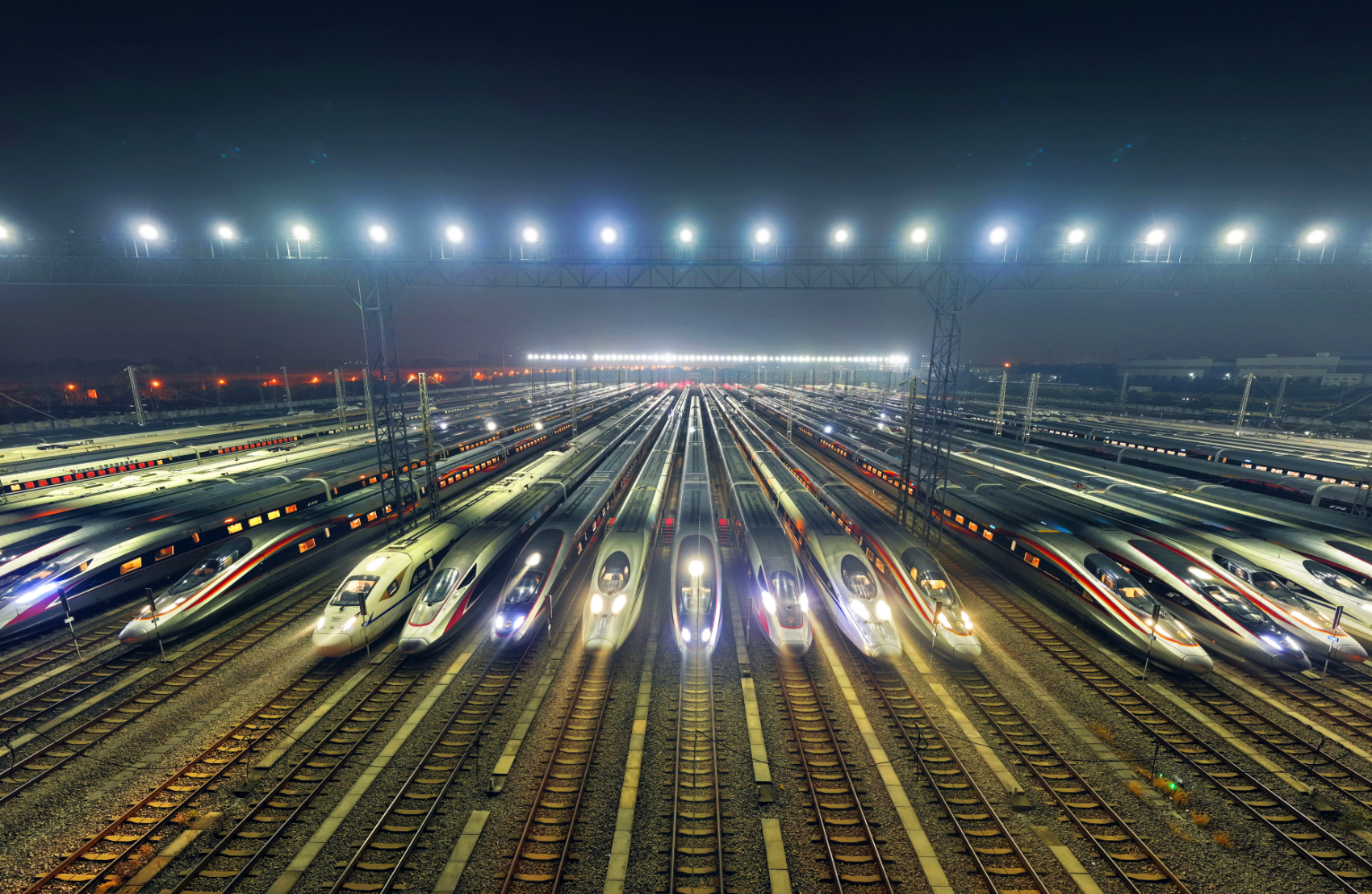 春运即将拉开大幕,动车集结如“陆地航母” 春运即将拉开大幕,动车集结如“陆地航母”