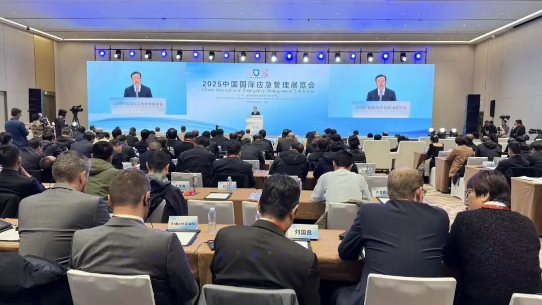 十堰应急车辆惊艳亮相2025中国国际应急管理展览会 十堰应急车辆惊艳亮相2025中国国际应急管理展览会