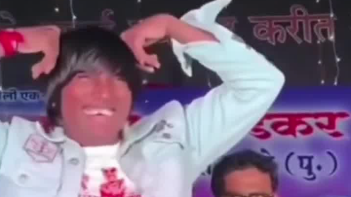 “印度贾斯汀·比伯”被评为“印度最帅男人” 女粉丝看演出激动尖叫 “印度贾斯汀·比伯”被评为“印度最帅男人” 女粉丝看演出激动尖叫