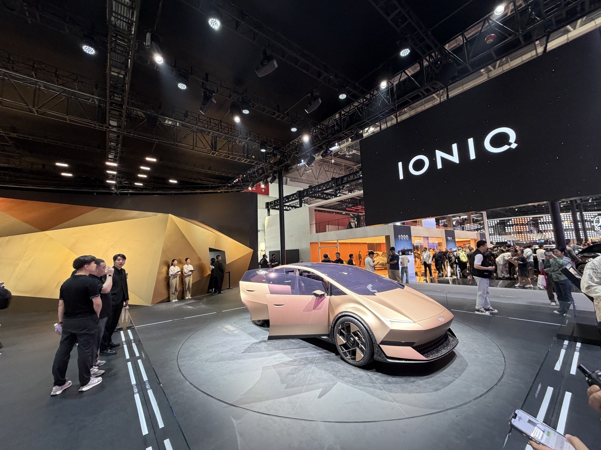 概念车吸睛、新科技出圈！来北京车展感受未来出行新体验