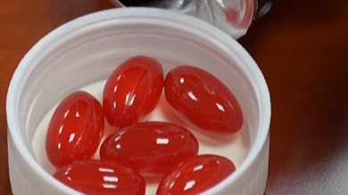 问题产品“南极磷虾油”被曝光后仍在各大平台销售 问题产品“南极磷虾油”被曝光后仍在各大平台销售