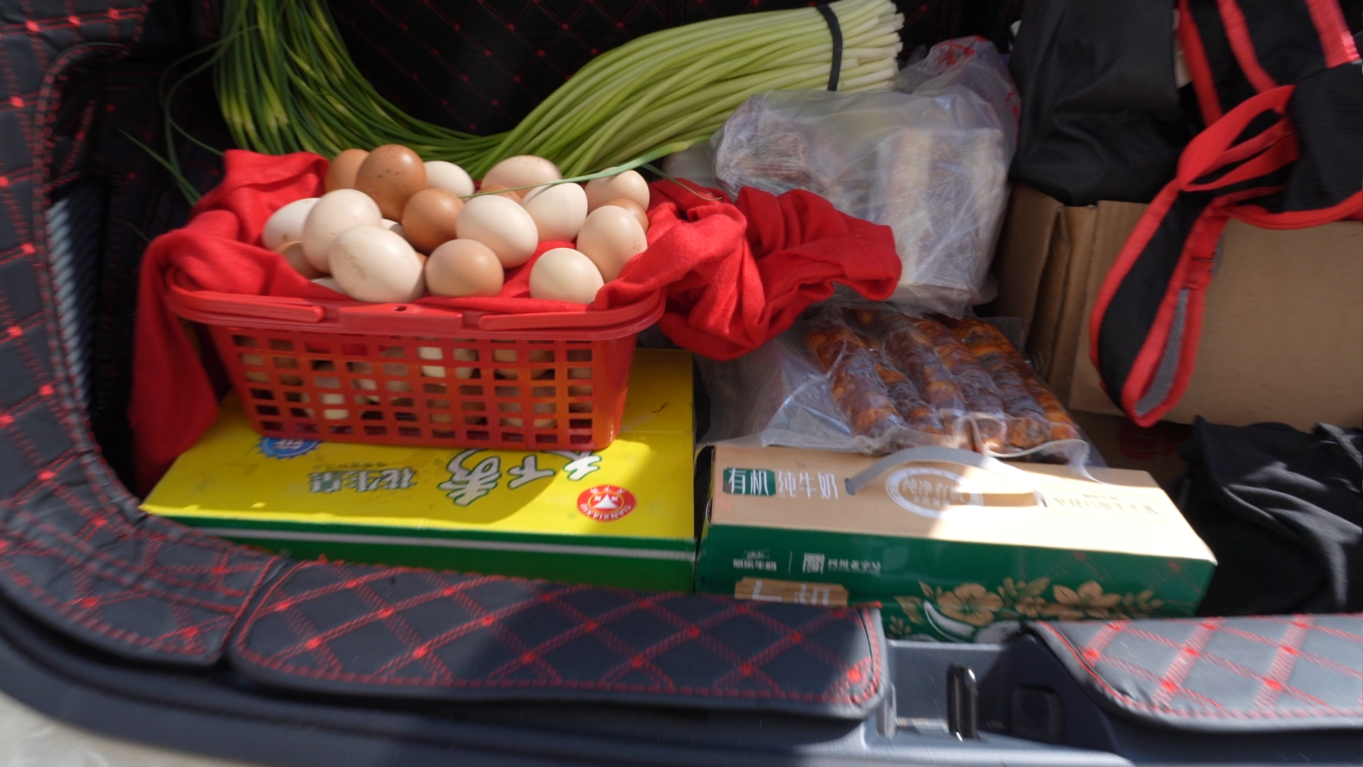 返程的后备箱，被爸妈塞得满满的