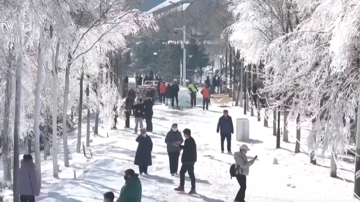 各地特色活动精彩纷呈 “非遗民俗+文旅消费”拉满节日氛围感