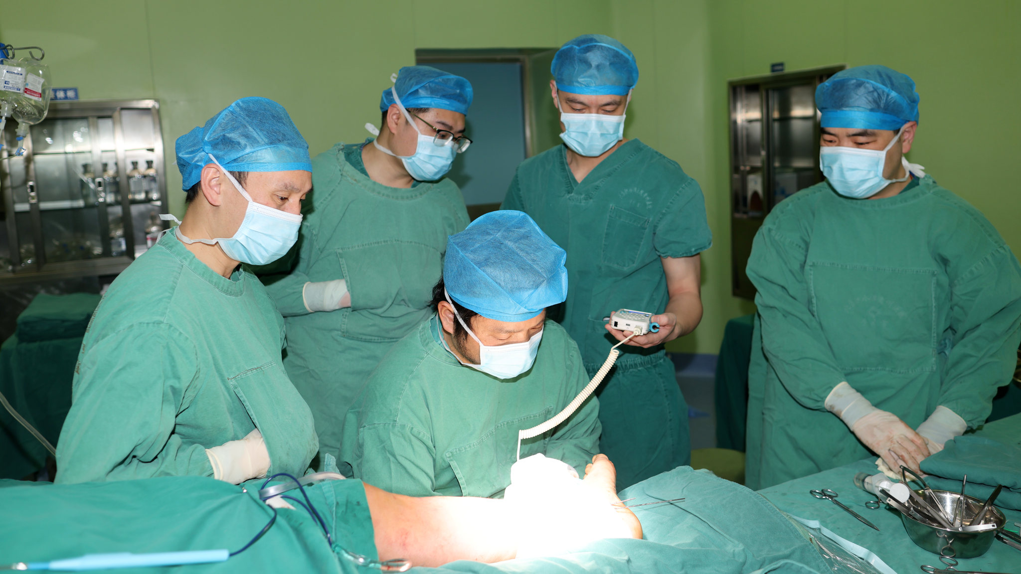 海外重伤，保肢无望？别怕，祖国医生能“接活”！