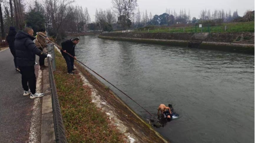 “救人命比什么都重要”!71岁大爷冬日跳河救人 “救人命比什么都重要”!71岁大爷冬日跳河救人