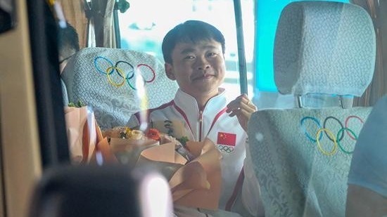 奥运冠军家人被网暴,过度关心成了伤害丨夹叙夹议 奥运冠军家人被网暴,过度关心成了伤害丨夹叙夹议