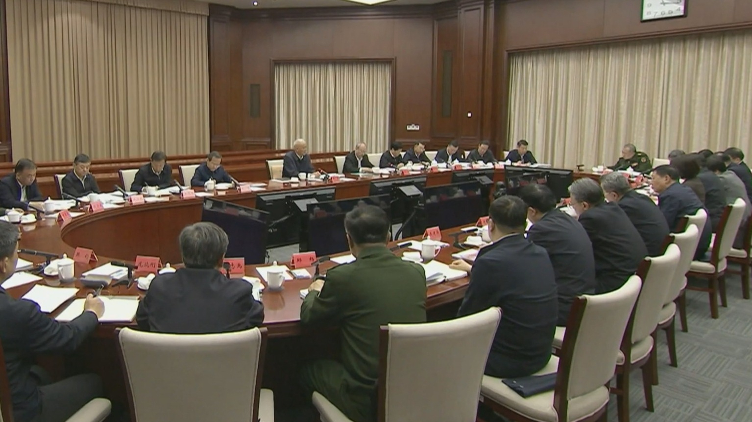 二十届首都规划建设委员会第七次全体会议在京召开 蔡奇出席并讲话 尹力主持