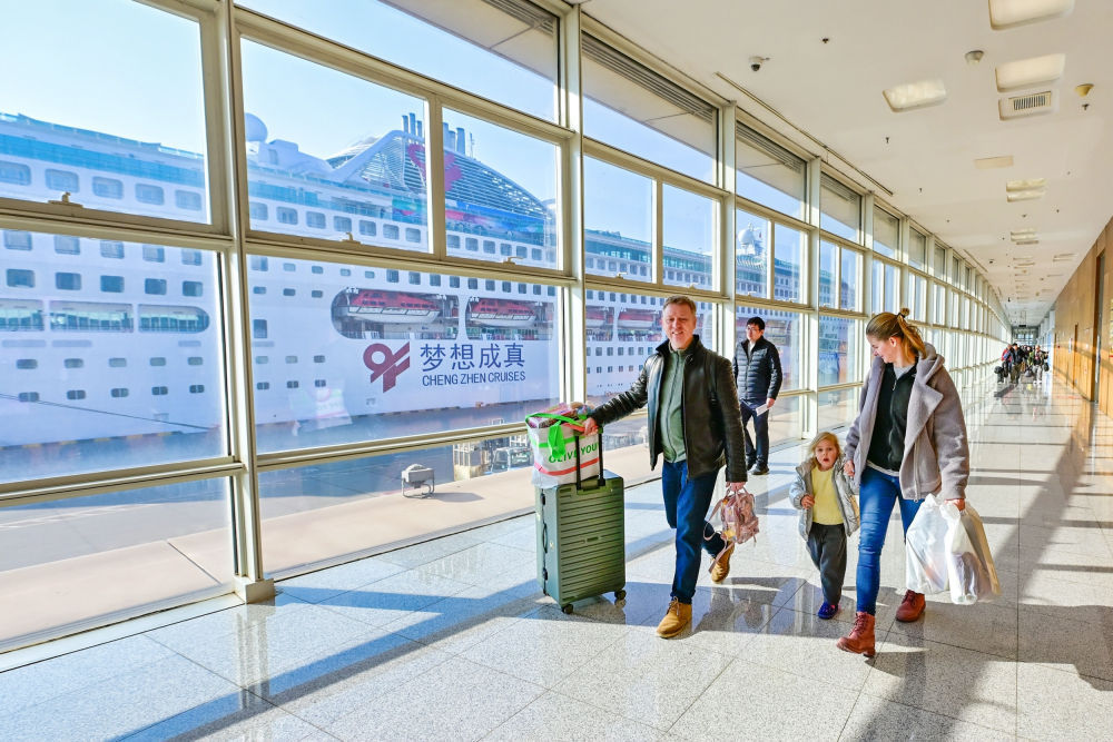 “中国游”“中国购”持续火热!入境游消费潜力无穷 “中国游”“中国购”持续火热!入境游消费潜力无穷