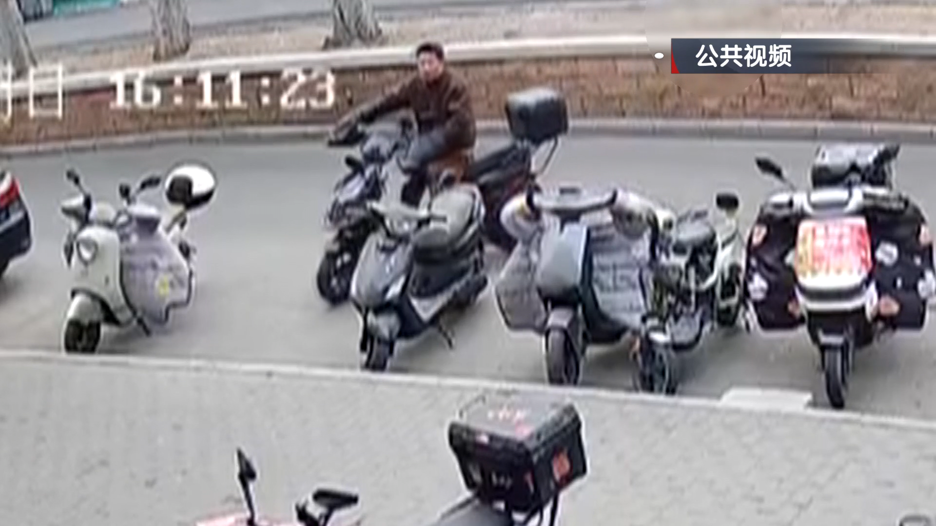 外卖车被盗 民警七小时破案