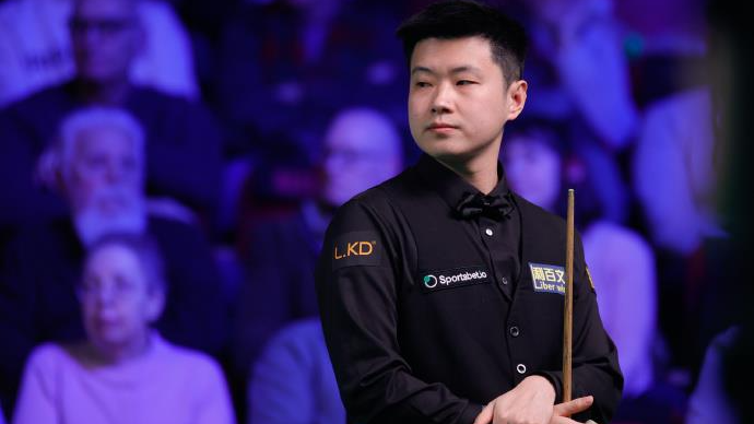 赵心童晋级2026斯诺克球员锦标赛四强,半决赛今晚打响 赵心童晋级2026斯诺克球员锦标赛四强,半决赛今晚打响