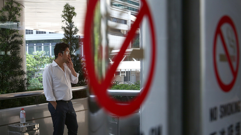4月30日起,香港公众场所禁持另类吸烟产品,旅客一视同仁 4月30日起,香港公众场所禁持另类吸烟产品,旅客一视同仁