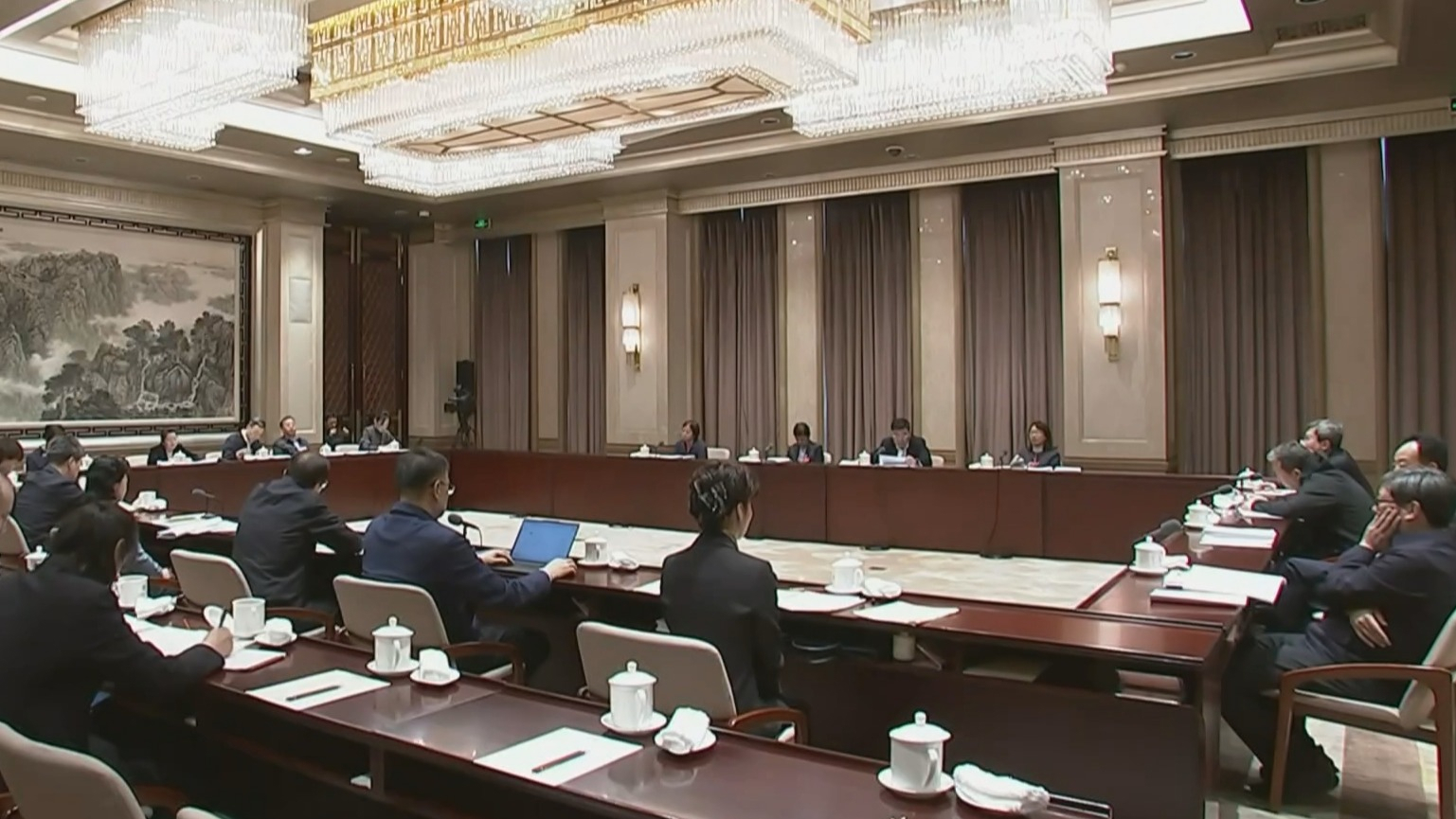 北京市代表团审议“两高”工作报告等事项 尹力殷勇李秀领参加