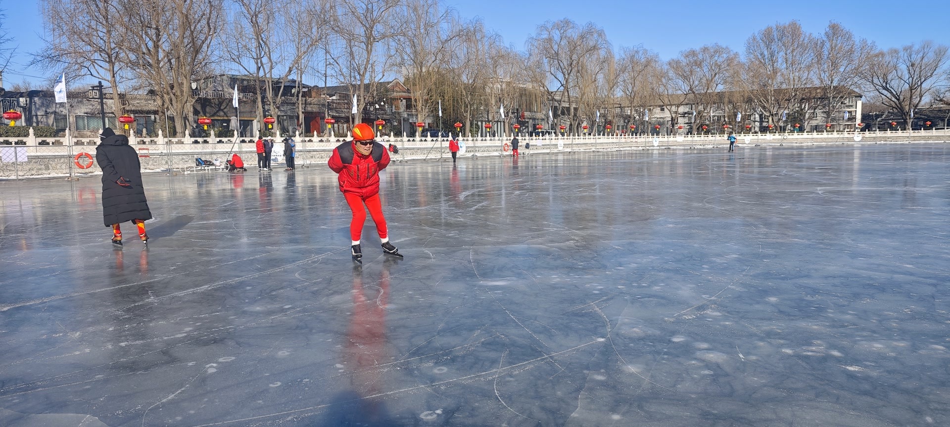 总面积约13.5万平方米，什刹海冰场全面开放营业