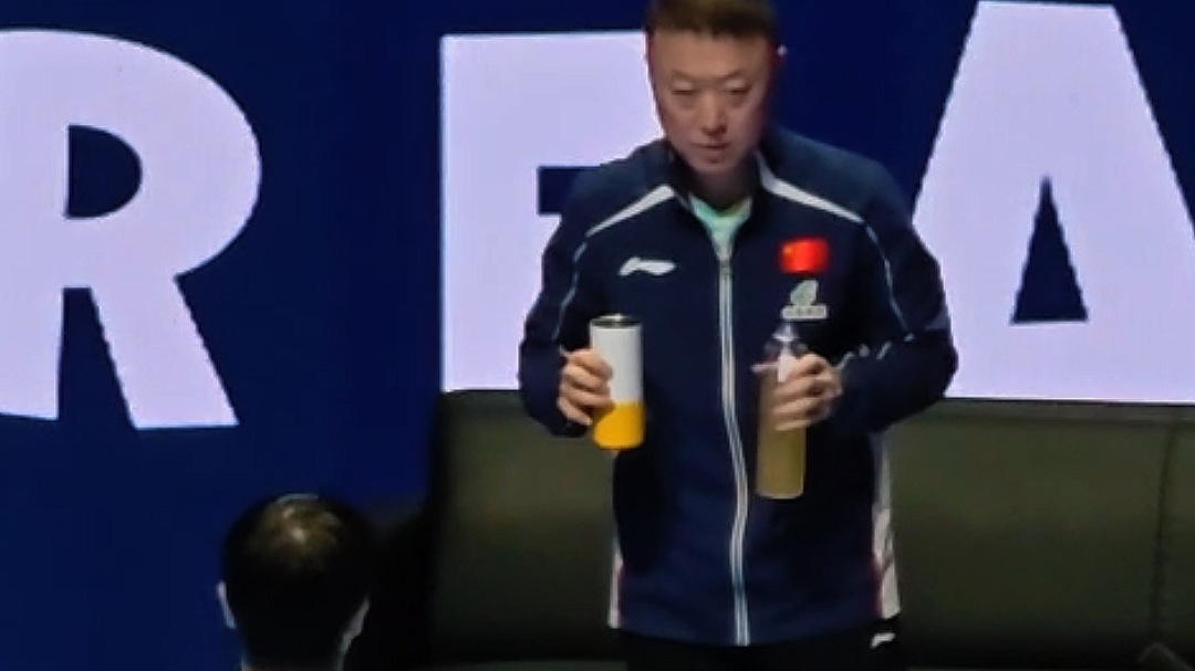 马琳全程紧盯孙颖莎每一球 为其激情呐喊 马琳全程紧盯孙颖莎每一球 为其激情呐喊