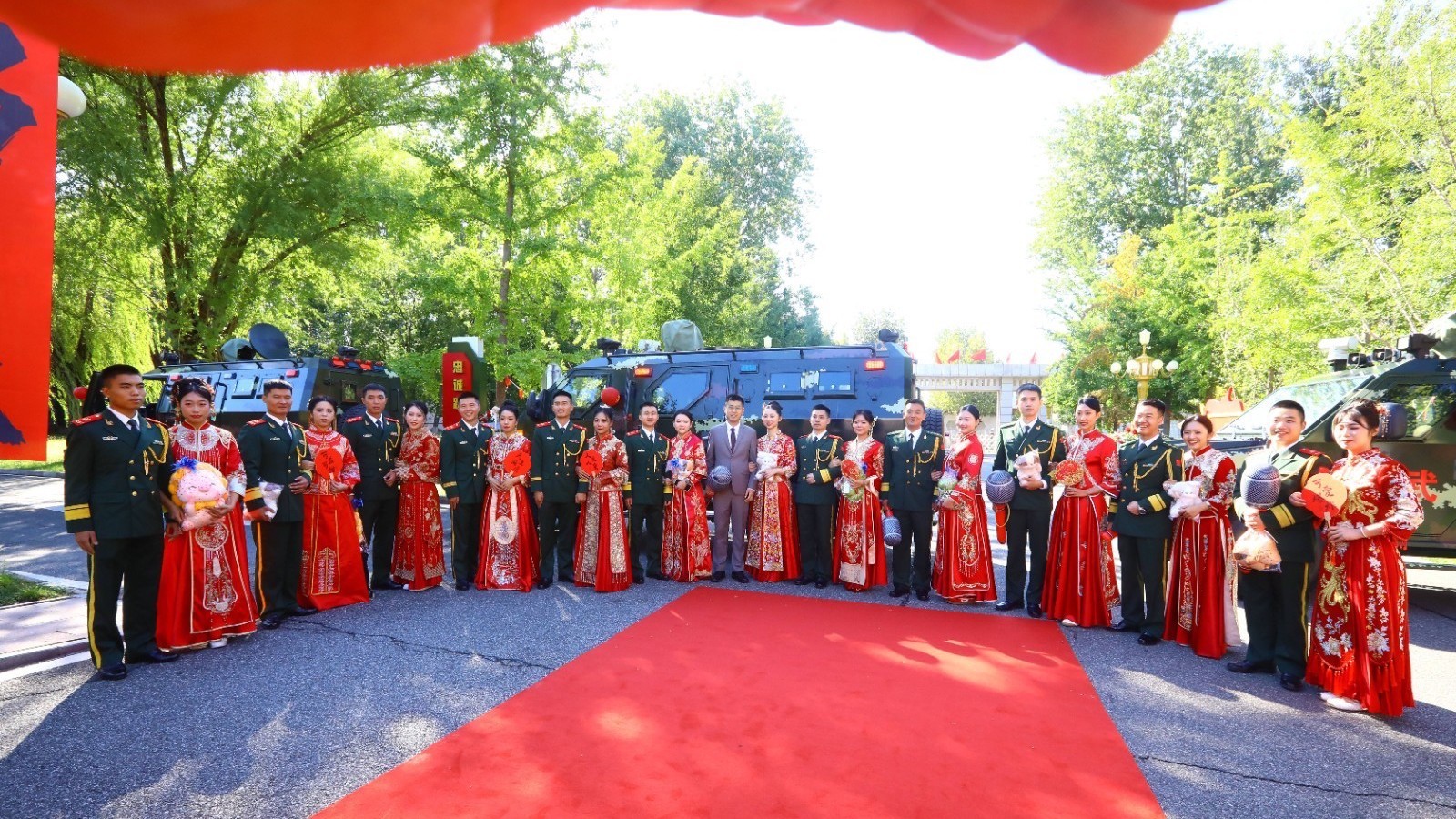 家国同庆,见证幸福|“集体婚礼”与“最美军嫂”浪漫来袭 家国同庆,见证幸福|“集体婚礼”与“最美军嫂”浪漫来袭