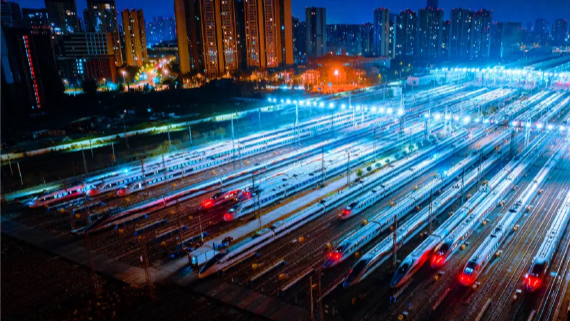 高铁动车大片上新！有科幻片那味儿了