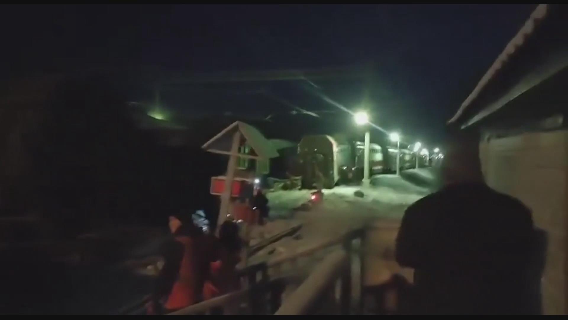 俄罗斯摩尔曼斯克州两列火车相撞 多人受伤 俄罗斯摩尔曼斯克州两列火车相撞 多人受伤