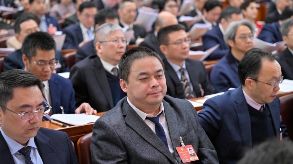 两会现场速递｜张云泉委员：让科技有温度，助力托举幸福“夕阳红”