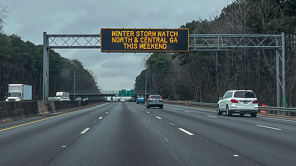 美国14个州和华盛顿特区进入紧急状态,特朗普发声 美国14个州和华盛顿特区进入紧急状态,特朗普发声