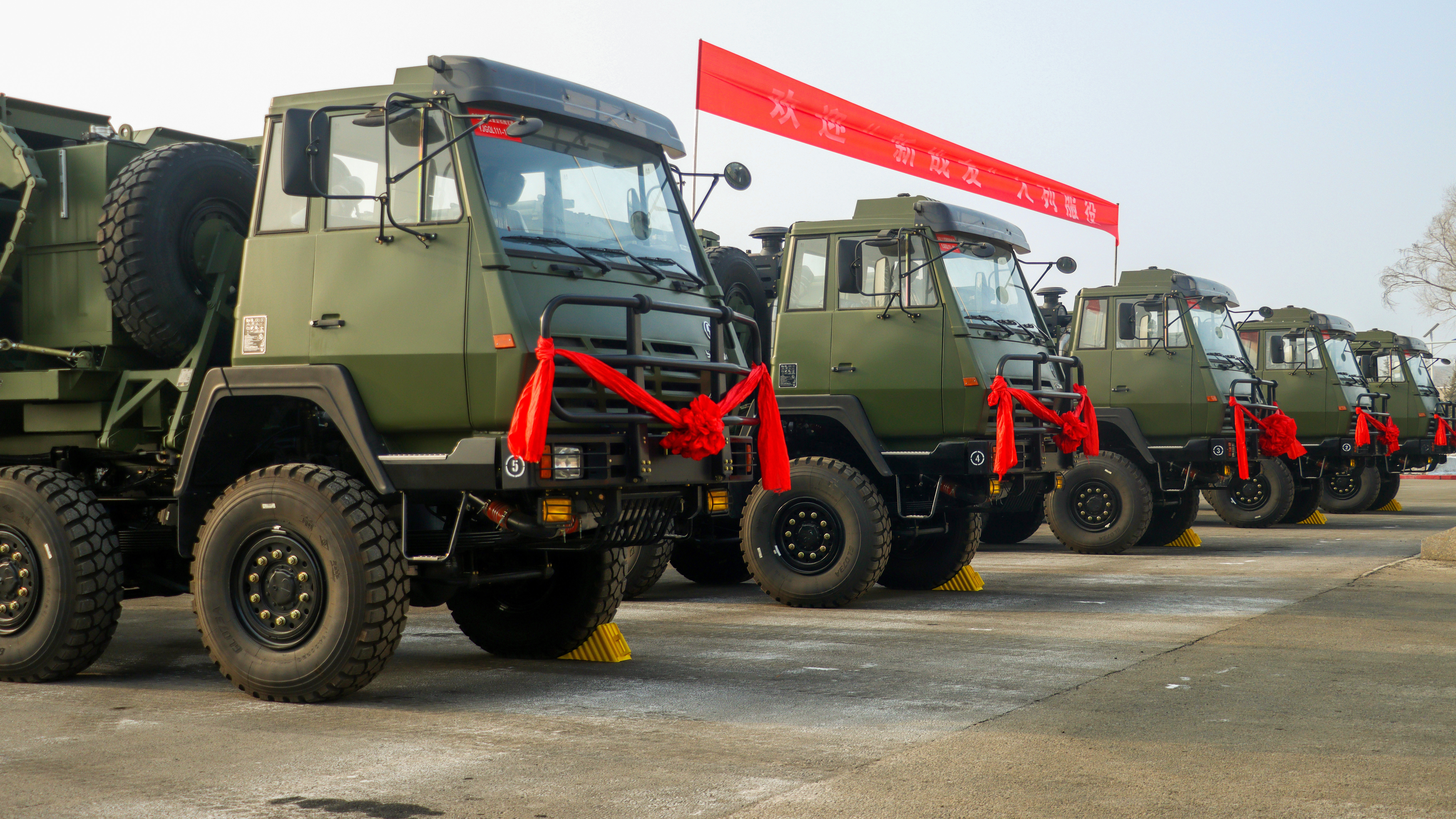 高光时刻!武警官兵喜提新战车 高光时刻!武警官兵喜提新战车