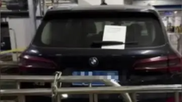 宝马停商场8101小时计费16900元! 宝马停商场8101小时计费16900元!