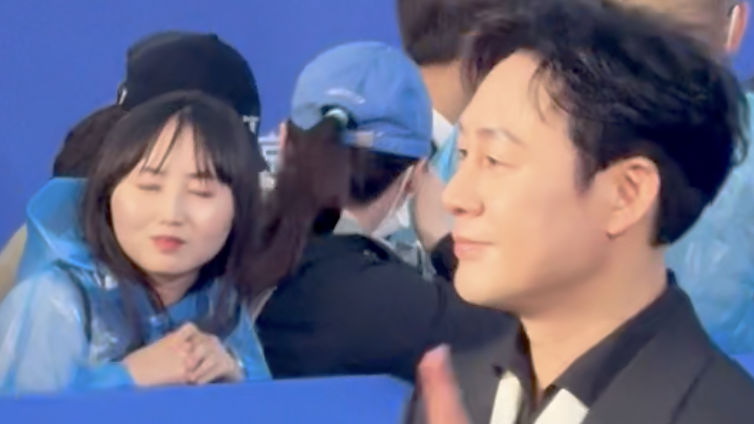 张颂文亮相第十六届北京国际电影节开幕式红毯 张颂文亮相第十六届北京国际电影节开幕式红毯