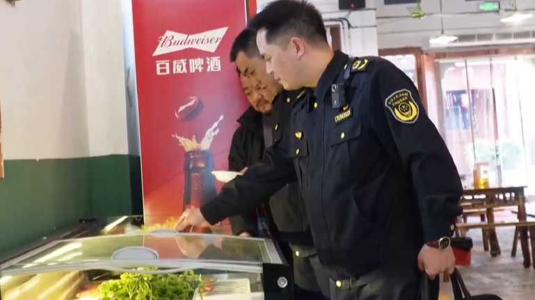 市场监管总局:研究制定“首违不罚”“轻微免罚”清单 市场监管总局:研究制定“首违不罚”“轻微免罚”清单