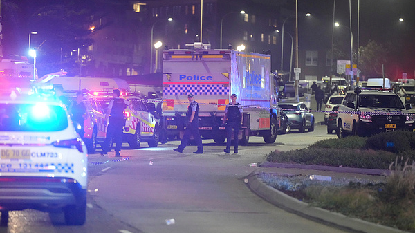 持续更新：澳大利亚海滩枪击事件已造成16人死亡，两名枪手为父子关系