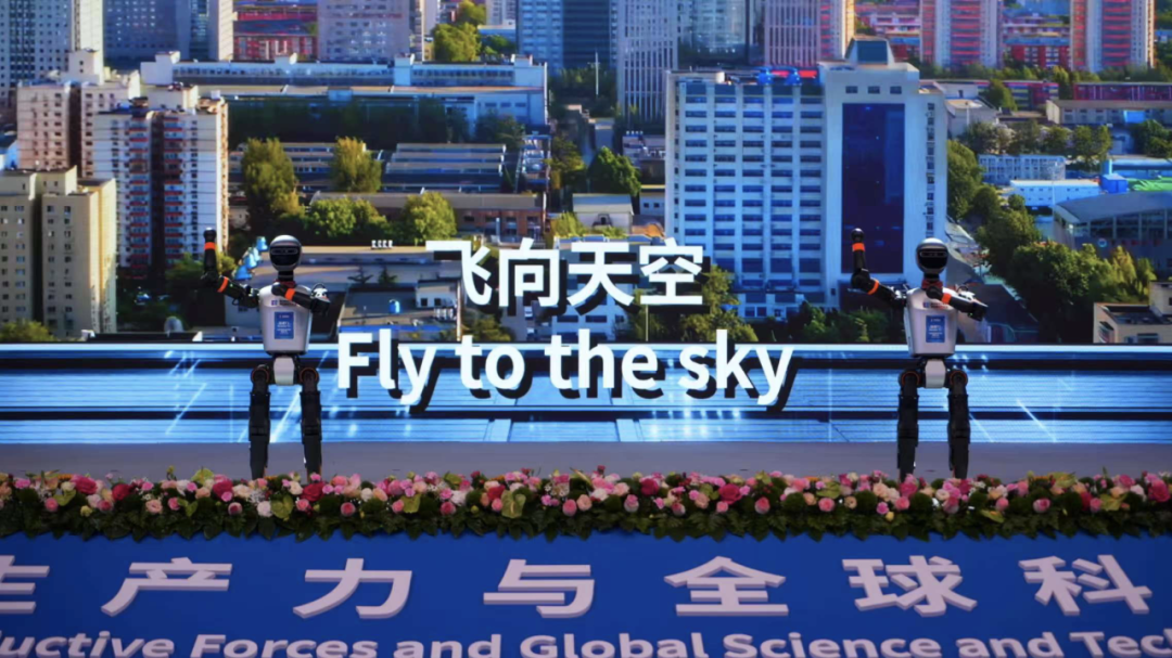 今夏,征战“世界杯”!海淀这支机器人足球队秀绝技—— 今夏,征战“世界杯”!海淀这支机器人足球队秀绝技——