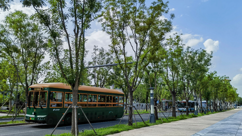 “大美中轴”观光巴士带来漫游都市新玩法 “大美中轴”观光巴士带来漫游都市新玩法