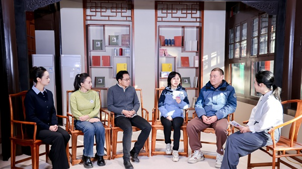 青知讲说人·这young探北京 | 北京联合大学学子走进颐和园：古建保护一线成就业“前置课堂”