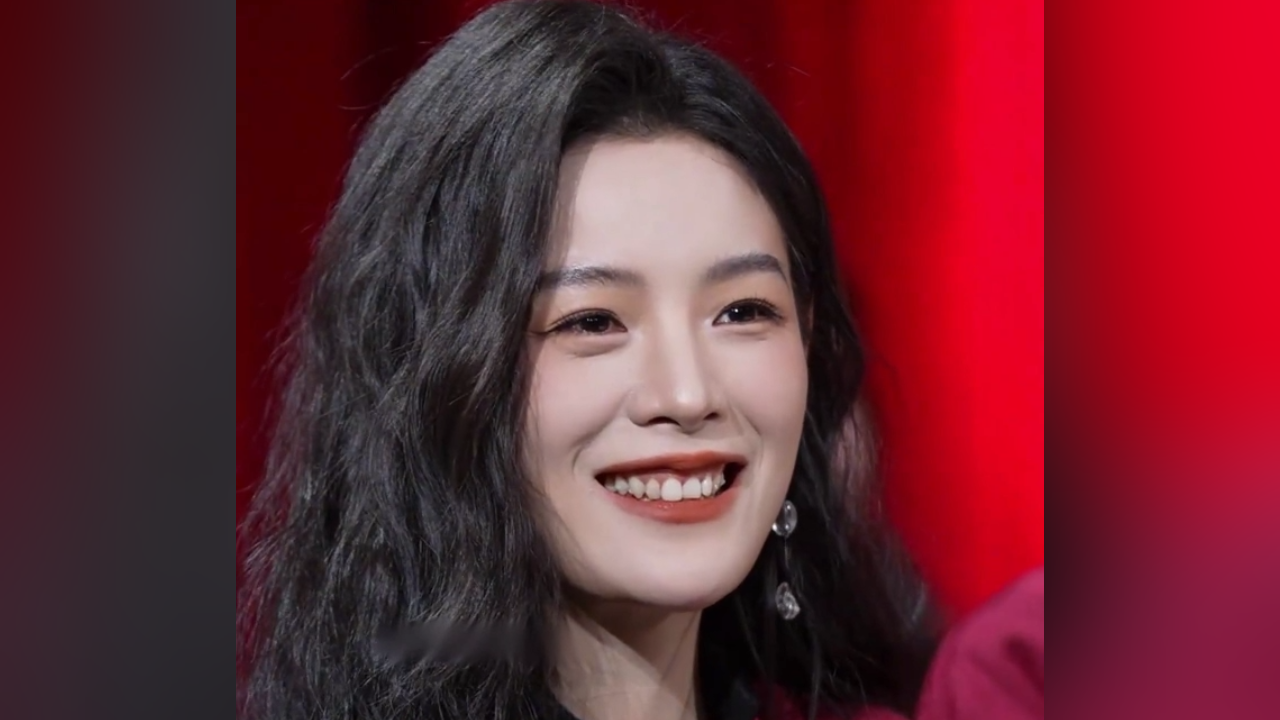 陈丽君分享《镖人》拍摄欢乐名场面 本想帅气完成下马动作意外翻车 陈丽君分享《镖人》拍摄欢乐名场面 本想帅气完成下马动作意外翻车