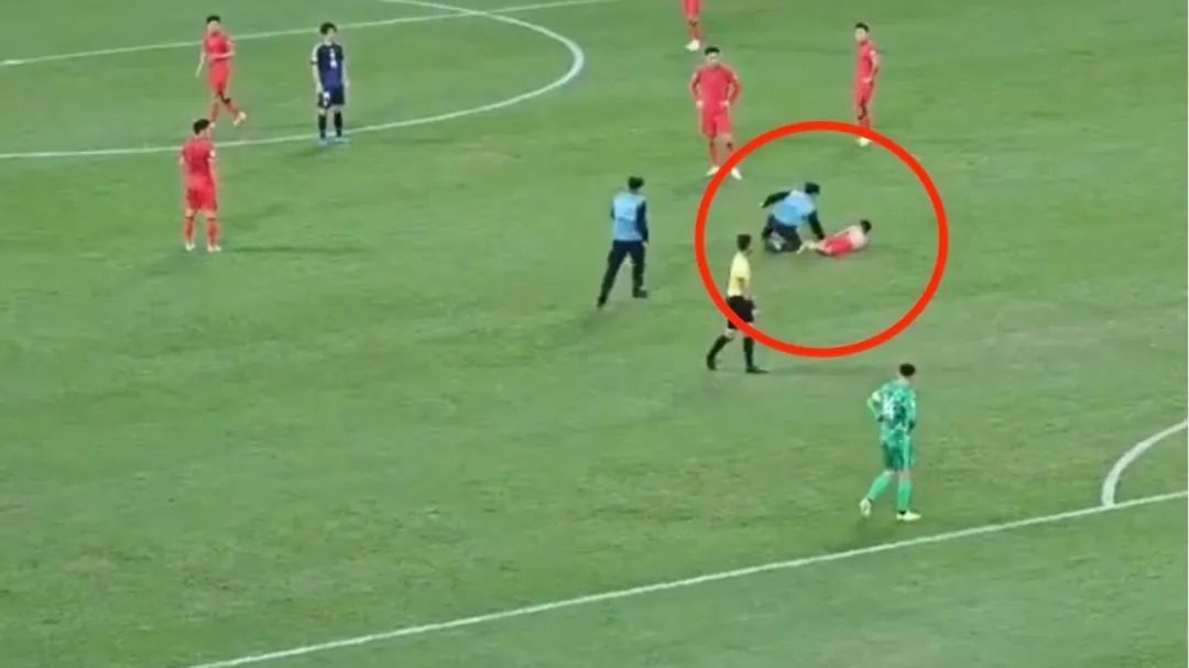 球迷吴某某,被行拘10日 球迷吴某某,被行拘10日