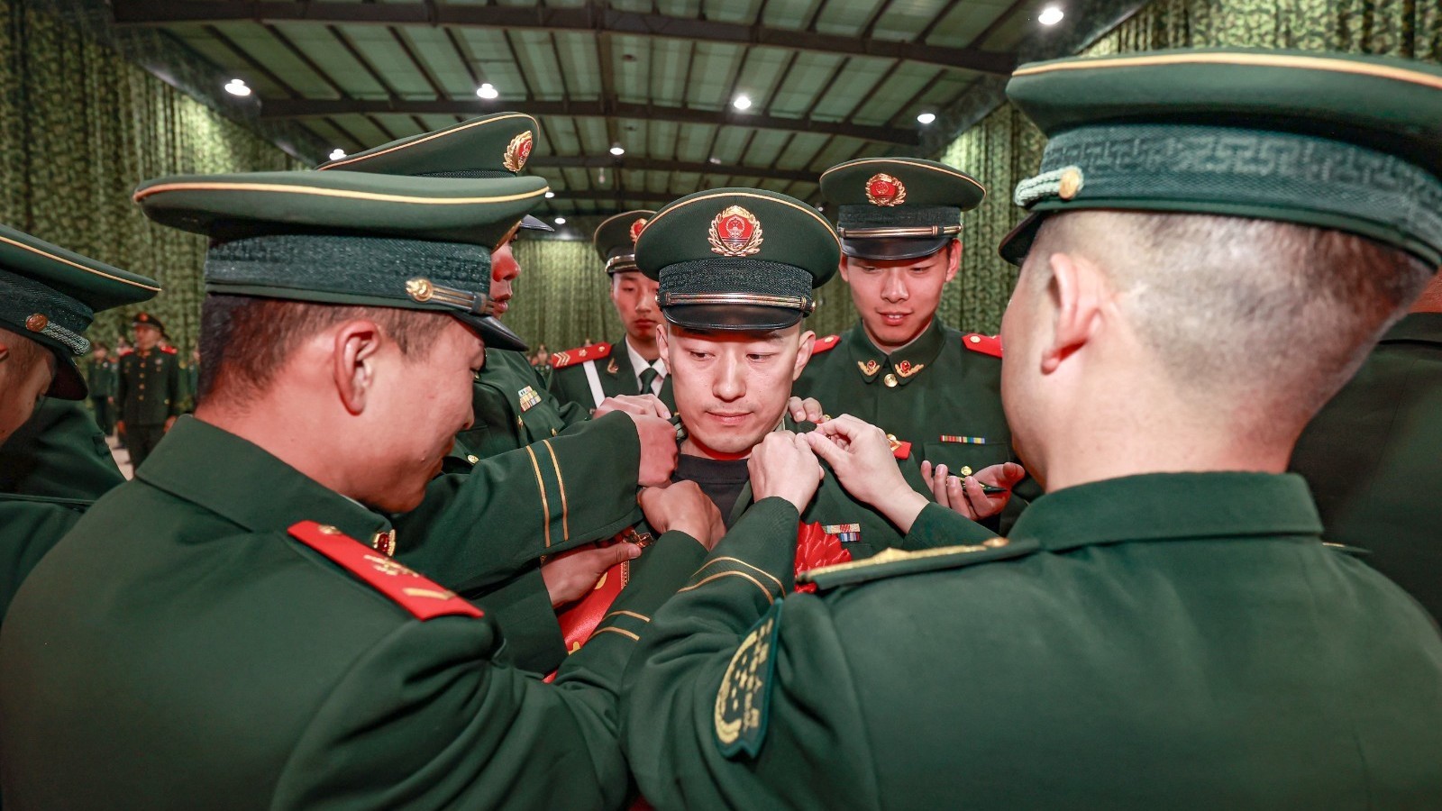 武警天津总队机动支队举行2024年度冬季退伍士兵退役仪式