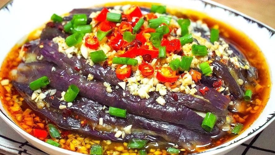 茄子先切后煮一浇汁，别提多好吃了！