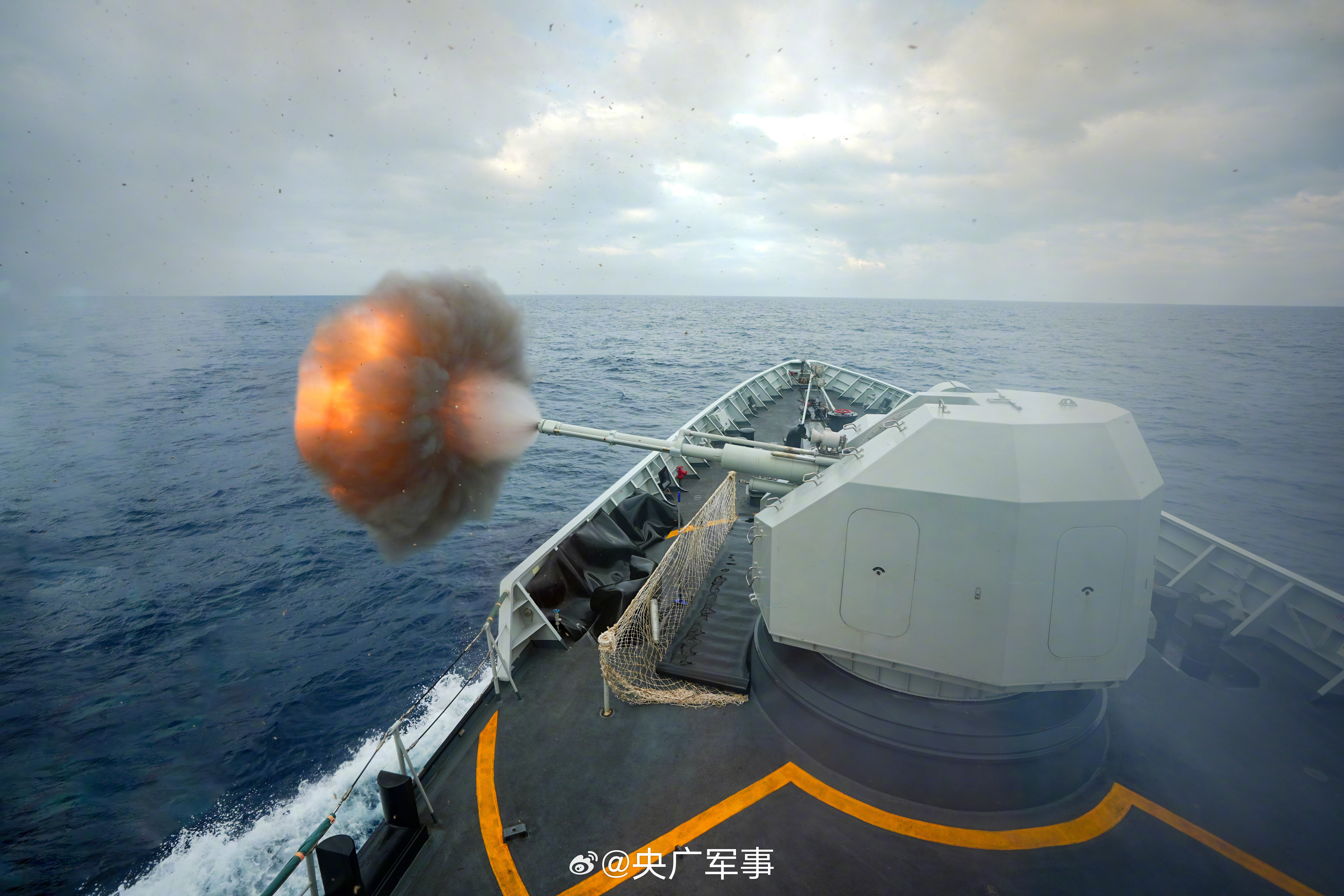 开火!南部战区海军实战化练兵现场 开火!南部战区海军实战化练兵现场